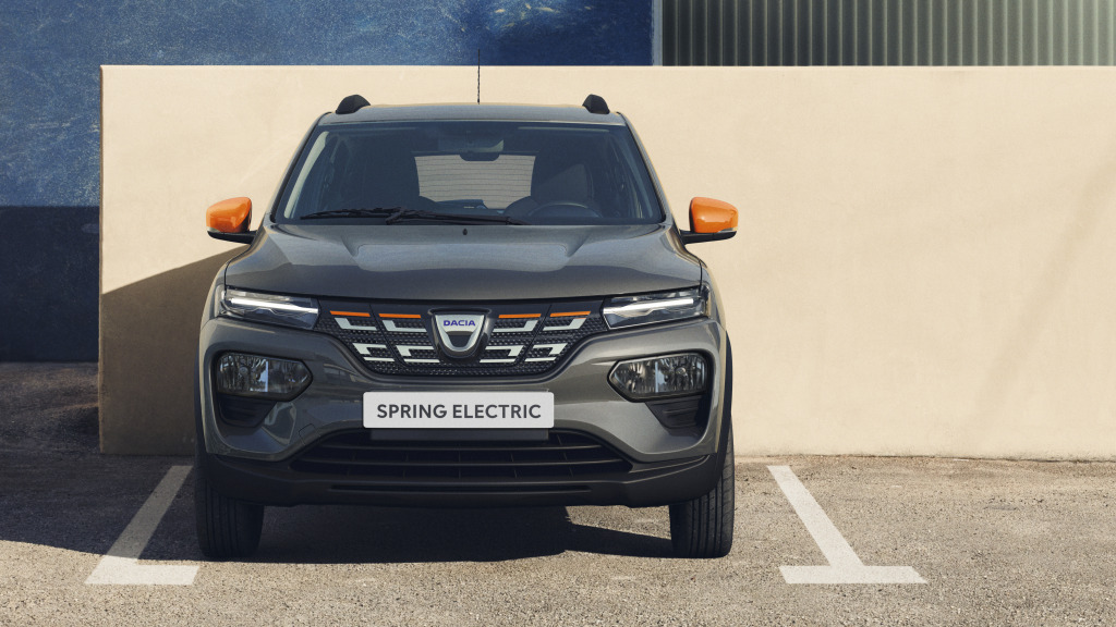 Серийный электрокроссовер Dacia Spring представлен официально: 44 л.с., 27 кВтч, 225 км и «самый доступный ценник в Европе»